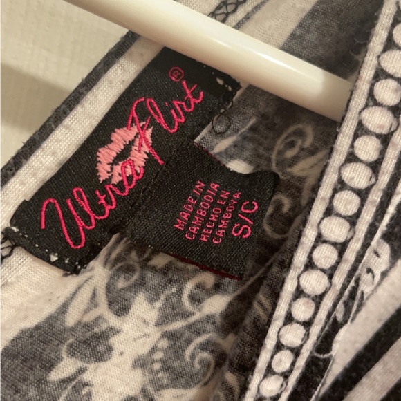 Ultra Flirt navy blue and white paisley/aztec beach coverup or sundress size sm - Picture 4 of 4